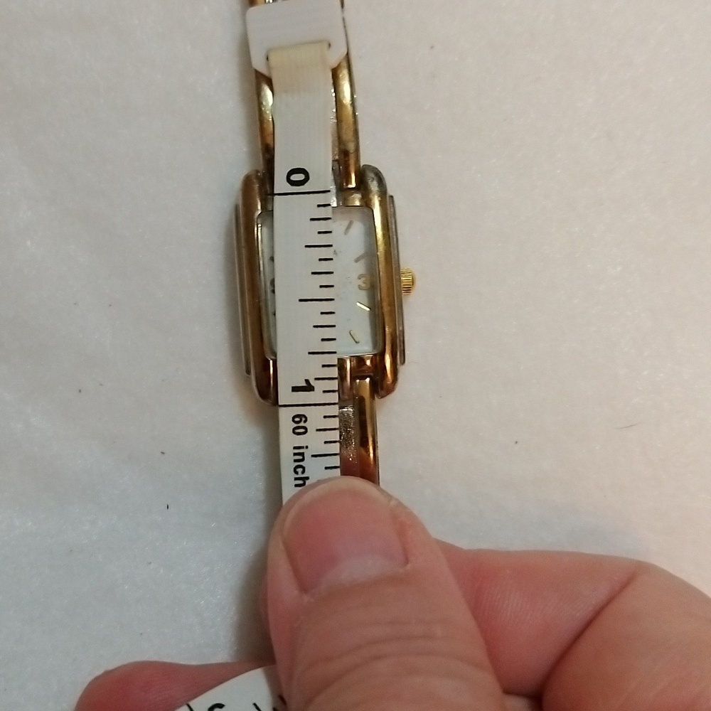 Vintage 80's Geneva Gold and Silver toned Watch - Picture 5 of 6